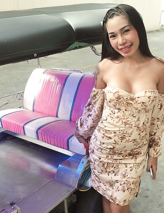 Anna Wild On Tuktuk Patrol - Set 1
