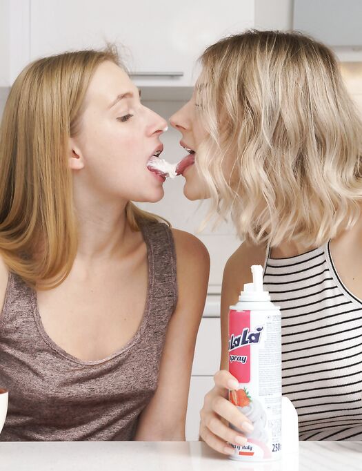 Cute Lesbians Eva Elfie And Elizabeth Evans Can't Get Enough Of Each Other