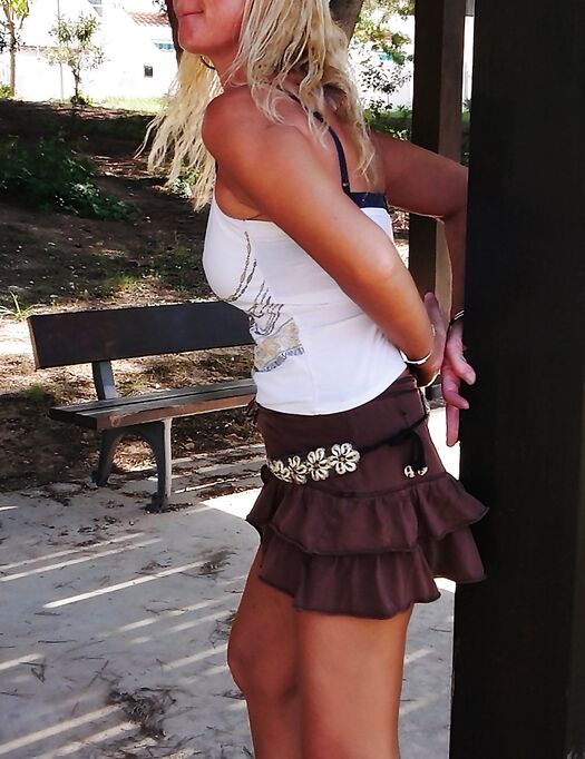 public flashing and panty stuffing on busy road