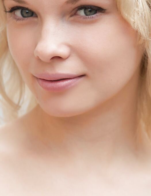 Beautiful Blonde Feeona A Is Wearing The Gorgeous Pink Dress And Flashing Hot Nudity