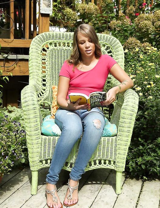 Liza Rowe In Page Turner